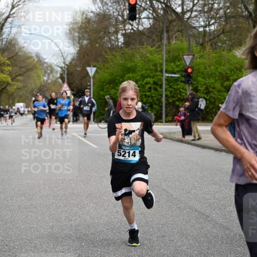 12.04.2026 - 45. Internationalen Wilhelmsburger Insellauf J. Mangold http://msf.ph/oto/9509610 12.04.2026 12:57:57 Ziel 4938, 3213, 2447, 5211, 4968, 2707, 5169, 5214, 4955, 3396, 5228, 5689, 2771, 5687, 2058, 3152, 4535, 5260, 2493, 2550, 3479, 4873, 4344, 3889, 3309, 5613, 3525, 5422, 3088 meine-sportfotos.de