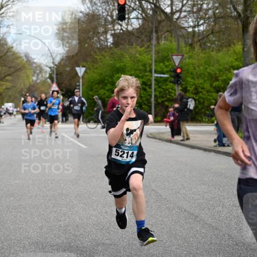 12.04.2026 - 45. Internationalen Wilhelmsburger Insellauf J. Mangold http://msf.ph/oto/9509611 12.04.2026 12:57:58 Ziel 4938, 3213, 2447, 5211, 4968, 2707, 5169, 5214, 4955, 3396, 5228, 5689, 2771, 5687, 2058, 2058, 3152, 4535, 5260, 2493, 2550, 3479, 4873, 4344, 3889, 3309, 5613, 3525, 5422, 3088 meine-sportfotos.de