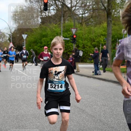 12.04.2026 - 45. Internationalen Wilhelmsburger Insellauf J. Mangold http://msf.ph/oto/9509613 12.04.2026 12:57:58 Ziel 4938, 3213, 2447, 5211, 4968, 2707, 5169, 5214, 4955, 3396, 5228, 5689, 2771, 5687, 2058, 2058, 3152, 4535, 5260, 2493, 2550, 3479, 4873, 4344, 3889, 3309, 5613, 3525, 5422, 3088 meine-sportfotos.de