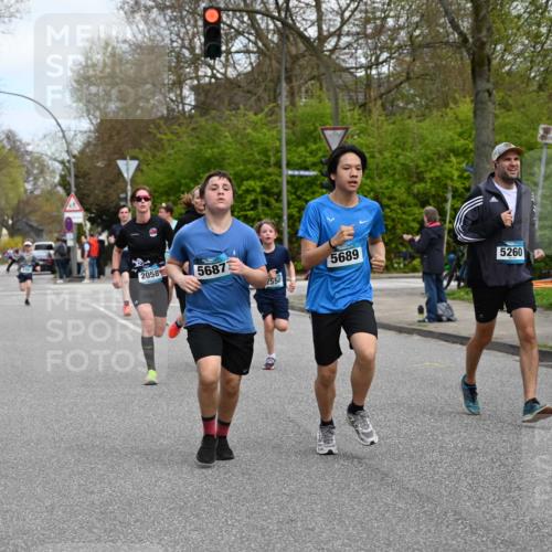 12.04.2026 - 45. Internationalen Wilhelmsburger Insellauf J. Mangold http://msf.ph/oto/9509630 12.04.2026 12:58:03 Ziel 5211, 4968, 2707, 5169, 5214, 4955, 3396, 5228, 5689, 2771, 5687, 2058, 3152, 4535, 5260, 2493, 2550, 3479, 4873, 4344, 3889, 3309, 5613, 3525, 5422, 3088, 3255 meine-sportfotos.de