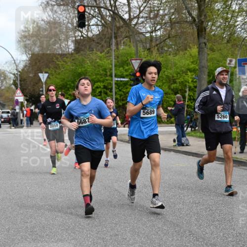 12.04.2026 - 45. Internationalen Wilhelmsburger Insellauf J. Mangold http://msf.ph/oto/9509631 12.04.2026 12:58:03 Ziel 5211, 4968, 2707, 5169, 5214, 4955, 3396, 5228, 5689, 2771, 5687, 2058, 3152, 4535, 5260, 2493, 2550, 3479, 4873, 4344, 3889, 3309, 5613, 3525, 5422, 3088, 3255 meine-sportfotos.de