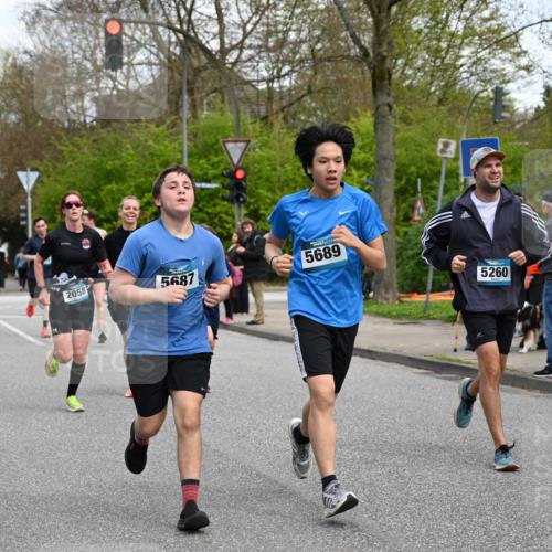 12.04.2026 - 45. Internationalen Wilhelmsburger Insellauf J. Mangold http://msf.ph/oto/9509635 12.04.2026 12:58:03 Ziel 5211, 4968, 2707, 5169, 5214, 4955, 3396, 5228, 5689, 2771, 5687, 2058, 3152, 4535, 5260, 2493, 2550, 3479, 4873, 4344, 3889, 3309, 5613, 3525, 5422, 3088, 3255 meine-sportfotos.de