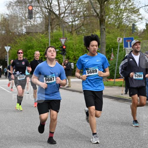 12.04.2026 - 45. Internationalen Wilhelmsburger Insellauf J. Mangold http://msf.ph/oto/9509636 12.04.2026 12:58:03 Ziel 5211, 4968, 2707, 5169, 5214, 4955, 3396, 5228, 5689, 2771, 5687, 2058, 3152, 4535, 5260, 2493, 2550, 3479, 4873, 4344, 3889, 3309, 5613, 3525, 5422, 3088, 3255 meine-sportfotos.de