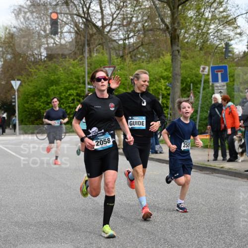 12.04.2026 - 45. Internationalen Wilhelmsburger Insellauf J. Mangold http://msf.ph/oto/9509645 12.04.2026 12:58:04 Ziel 5211, 4968, 2707, 5169, 5214, 4955, 3396, 5228, 5689, 2771, 5687, 2058, 3152, 4535, 5260, 2493, 2550, 3479, 4873, 4344, 3889, 4344, 3889, 3309, 5613, 3525, 5422, 3088, 3255 meine-sportfotos.de