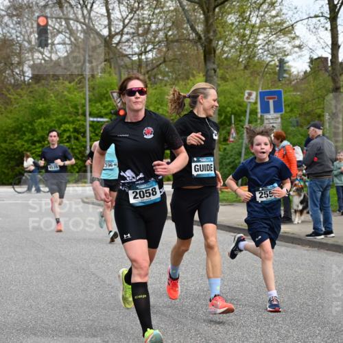 12.04.2026 - 45. Internationalen Wilhelmsburger Insellauf J. Mangold http://msf.ph/oto/9509646 12.04.2026 12:58:05 Ziel 5211, 4968, 2707, 5169, 5214, 4955, 3396, 5228, 5689, 2771, 5687, 2058, 3152, 4535, 5260, 2493, 2550, 3479, 4873, 4344, 3889, 3309, 3309, 5613, 3525, 5422, 3088, 3255 meine-sportfotos.de