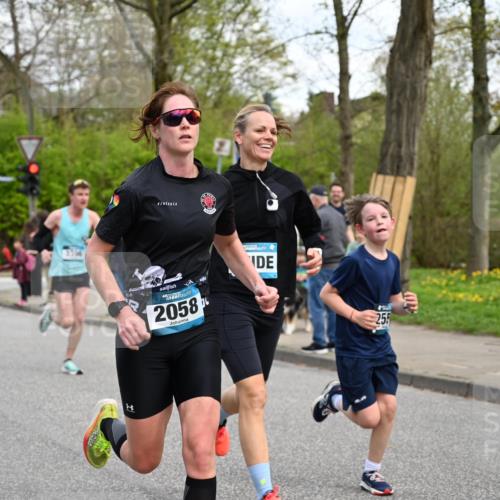 12.04.2026 - 45. Internationalen Wilhelmsburger Insellauf J. Mangold http://msf.ph/oto/9509651 12.04.2026 12:58:05 Ziel 5211, 4968, 2707, 5169, 5214, 4955, 3396, 5228, 5689, 2771, 5687, 2058, 3152, 4535, 5260, 2493, 2550, 3479, 4873, 4344, 3889, 3309, 3309, 5613, 3525, 5422, 3088, 3255 meine-sportfotos.de