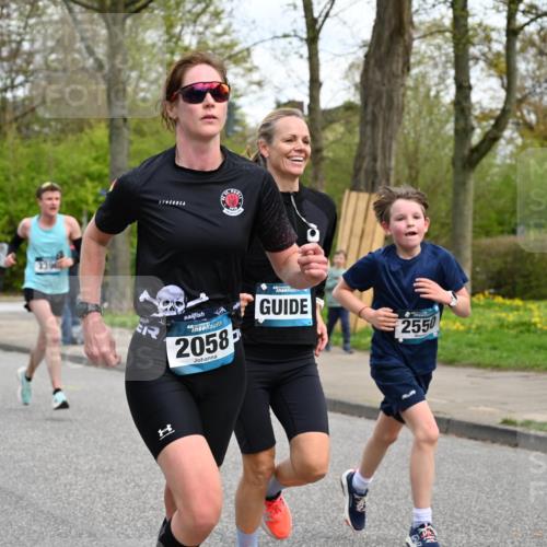 12.04.2026 - 45. Internationalen Wilhelmsburger Insellauf J. Mangold http://msf.ph/oto/9509653 12.04.2026 12:58:05 Ziel 5211, 4968, 2707, 5169, 5214, 4955, 3396, 5228, 5689, 2771, 5687, 2058, 3152, 4535, 5260, 2493, 2550, 3479, 4873, 4344, 3889, 3309, 3309, 5613, 3525, 5422, 3088, 3255 meine-sportfotos.de