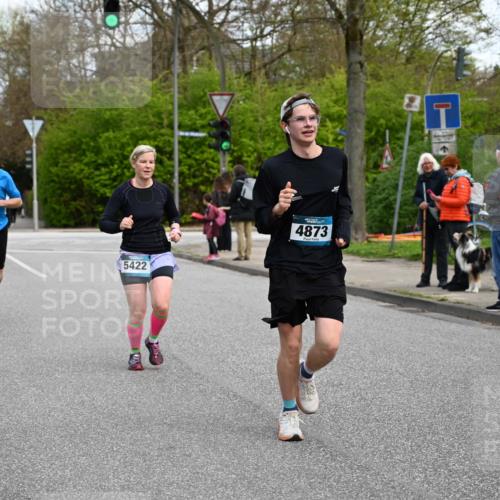 12.04.2026 - 45. Internationalen Wilhelmsburger Insellauf J. Mangold http://msf.ph/oto/9509673 12.04.2026 12:58:16 Ziel 4955, 3396, 5228, 5689, 2771, 5687, 2058, 3152, 4535, 5260, 2493, 2550, 3479, 4873, 4344, 3889, 4344, 3889, 3309, 5613, 3525, 5422, 3088, 3255, 5174, 5846, 3286, 3623, 4822 meine-sportfotos.de