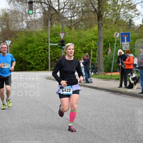 12.04.2026 - 45. Internationalen Wilhelmsburger Insellauf J. Mangold http://msf.ph/oto/9509681 12.04.2026 12:58:17 Ziel 4955, 3396, 5228, 5689, 2771, 5687, 2058, 3152, 4535, 5260, 2493, 2550, 3479, 4873, 4344, 3889, 3309, 3309, 5613, 3525, 5422, 3088, 3255, 5174, 5846, 3286, 3623, 4822 meine-sportfotos.de