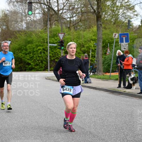 12.04.2026 - 45. Internationalen Wilhelmsburger Insellauf J. Mangold http://msf.ph/oto/9509682 12.04.2026 12:58:17 Ziel 4955, 3396, 5228, 5689, 2771, 5687, 2058, 3152, 4535, 5260, 2493, 2550, 3479, 4873, 4344, 3889, 3309, 3309, 5613, 3525, 5422, 3088, 3255, 5174, 5846, 3286, 3623, 4822 meine-sportfotos.de