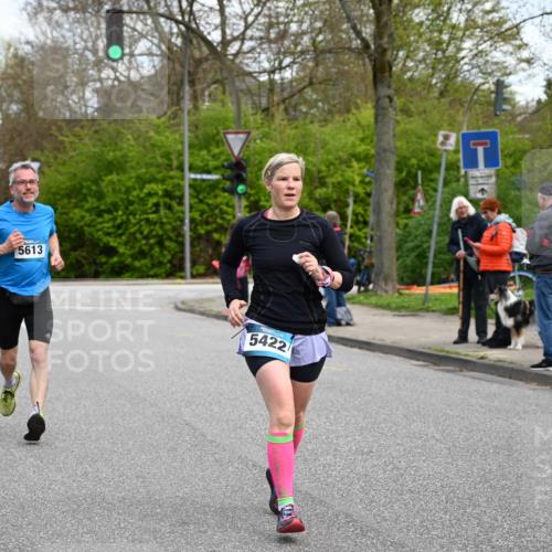 12.04.2026 - 45. Internationalen Wilhelmsburger Insellauf J. Mangold http://msf.ph/oto/9509683 12.04.2026 12:58:17 Ziel 4955, 3396, 5228, 5689, 2771, 5687, 2058, 3152, 4535, 5260, 2493, 2550, 3479, 4873, 4344, 3889, 3309, 3309, 5613, 3525, 5422, 3088, 3255, 5174, 5846, 3286, 3623, 4822 meine-sportfotos.de