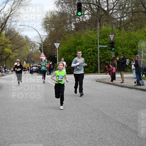 12.04.2026 - 45. Internationalen Wilhelmsburger Insellauf J. Mangold http://msf.ph/oto/9509700 12.04.2026 12:58:20 Ziel 5228, 5689, 2771, 5687, 2058, 3152, 4535, 5260, 2493, 2550, 3479, 4873, 4344, 3889, 3309, 5613, 3525, 5422, 3088, 3088, 3255, 5174, 5846, 3286, 3623, 4822, 2015, 3926 meine-sportfotos.de