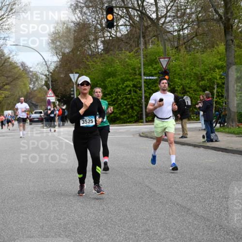 12.04.2026 - 45. Internationalen Wilhelmsburger Insellauf J. Mangold http://msf.ph/oto/9509731 12.04.2026 12:58:24 Ziel 3152, 4535, 5260, 2493, 2550, 3479, 4873, 4344, 3889, 3309, 5613, 3525, 5422, 3088, 3255, 5174, 5846, 3286, 3623, 4822, 2015, 3926, 3728, 4023, 2009, 4875 meine-sportfotos.de