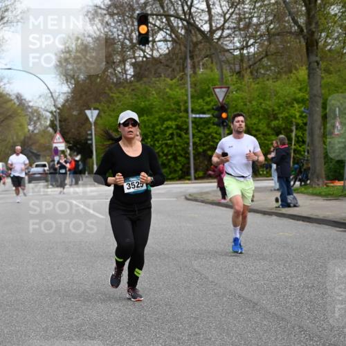 12.04.2026 - 45. Internationalen Wilhelmsburger Insellauf J. Mangold http://msf.ph/oto/9509734 12.04.2026 12:58:24 Ziel 3152, 4535, 5260, 2493, 2550, 3479, 4873, 4344, 3889, 3309, 5613, 3525, 5422, 3088, 3255, 5174, 5846, 3286, 3623, 4822, 2015, 3926, 3728, 4023, 2009, 4875 meine-sportfotos.de