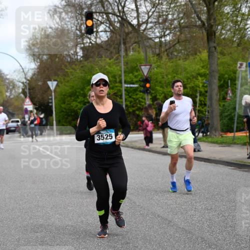 12.04.2026 - 45. Internationalen Wilhelmsburger Insellauf J. Mangold http://msf.ph/oto/9509738 12.04.2026 12:58:25 Ziel 5260, 2493, 2550, 3479, 4873, 4344, 3889, 3309, 5613, 3525, 5422, 3088, 3255, 5174, 5846, 3286, 3623, 3286, 3623, 4822, 2015, 3926, 3728, 4023, 2009, 4875 meine-sportfotos.de