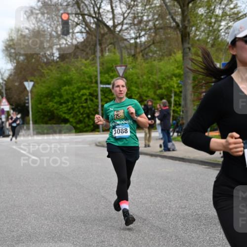 12.04.2026 - 45. Internationalen Wilhelmsburger Insellauf J. Mangold http://msf.ph/oto/9509742 12.04.2026 12:58:26 Ziel 2550, 3479, 4873, 4344, 3889, 3309, 5613, 3525, 5422, 3088, 3255, 5174, 5846, 3286, 3623, 4822, 2015, 3926, 3728, 4023, 2009, 4875, 5276 meine-sportfotos.de