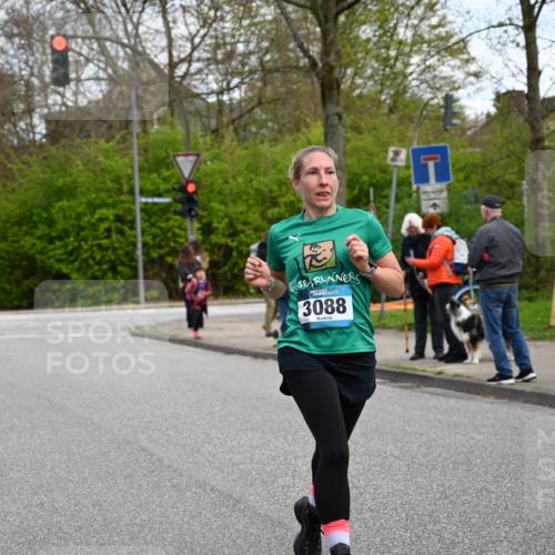 12.04.2026 - 45. Internationalen Wilhelmsburger Insellauf J. Mangold http://msf.ph/oto/9509749 12.04.2026 12:58:26 Ziel 2550, 3479, 4873, 4344, 3889, 3309, 5613, 3525, 5422, 3088, 3255, 5174, 5846, 3286, 3623, 4822, 2015, 3926, 3728, 4023, 2009, 4875, 5276 meine-sportfotos.de