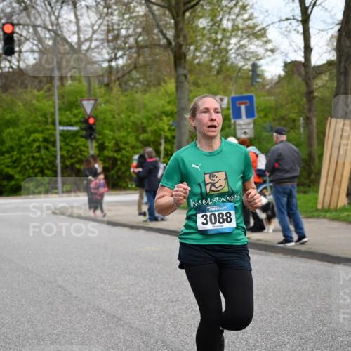 12.04.2026 - 45. Internationalen Wilhelmsburger Insellauf J. Mangold http://msf.ph/oto/9509751 12.04.2026 12:58:26 Ziel 2550, 3479, 4873, 4344, 3889, 3309, 5613, 3525, 5422, 3088, 3255, 5174, 5846, 3286, 3623, 4822, 2015, 3926, 3728, 4023, 2009, 4875, 5276 meine-sportfotos.de