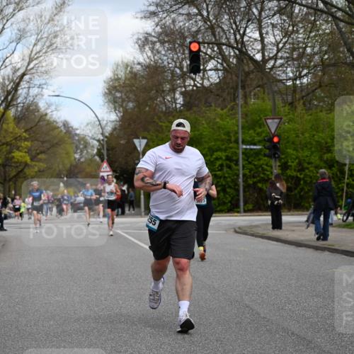 12.04.2026 - 45. Internationalen Wilhelmsburger Insellauf J. Mangold http://msf.ph/oto/9509756 12.04.2026 12:58:32 Ziel 4873, 4344, 3889, 3309, 5613, 3525, 5422, 3088, 3255, 5174, 5846, 3286, 3623, 4822, 2015, 3926, 3728, 4023, 2009, 4875, 5276, 3017, 5111, 5124, 5644, 5718, 2082, 4741, 5191, 4287 meine-sportfotos.de