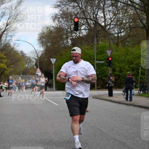 12.04.2026 - 45. Internationalen Wilhelmsburger Insellauf J. Mangold http://msf.ph/oto/9509761 12.04.2026 12:58:33 Ziel 4873, 4344, 3889, 3309, 5613, 3525, 5422, 3088, 3255, 5174, 5174, 5846, 3286, 3623, 4822, 2015, 3926, 3728, 4023, 2009, 4875, 5276, 3017, 5111, 5124, 5644, 5718, 2082, 4741, 5191, 4287, 5219, 2068 meine-sportfotos.de