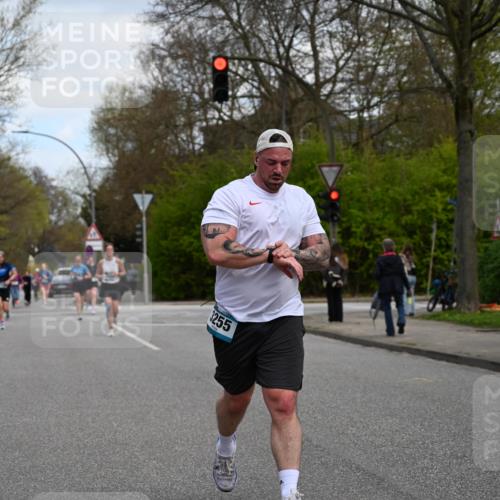 12.04.2026 - 45. Internationalen Wilhelmsburger Insellauf J. Mangold http://msf.ph/oto/9509765 12.04.2026 12:58:33 Ziel 4873, 4344, 3889, 3309, 5613, 3525, 5422, 3088, 3255, 5174, 5174, 5846, 3286, 3623, 4822, 2015, 3926, 3728, 4023, 2009, 4875, 5276, 3017, 5111, 5124, 5644, 5718, 2082, 4741, 5191, 4287, 5219, 2068 meine-sportfotos.de
