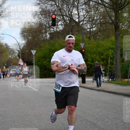 12.04.2026 - 45. Internationalen Wilhelmsburger Insellauf J. Mangold http://msf.ph/oto/9509766 12.04.2026 12:58:33 Ziel 4873, 4344, 3889, 3309, 5613, 3525, 5422, 3088, 3255, 5174, 5174, 5846, 3286, 3623, 4822, 2015, 3926, 3728, 4023, 2009, 4875, 5276, 3017, 5111, 5124, 5644, 5718, 2082, 4741, 5191, 4287, 5219, 2068 meine-sportfotos.de