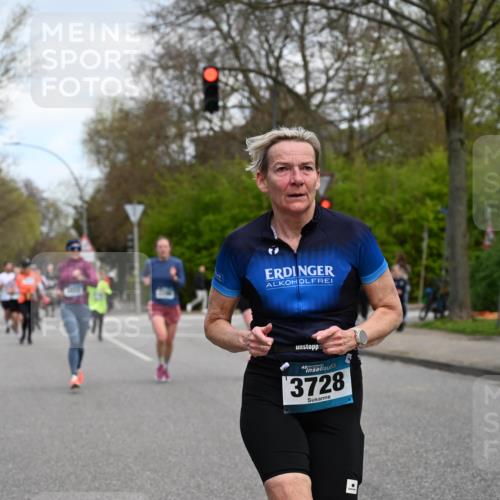 12.04.2026 - 45. Internationalen Wilhelmsburger Insellauf J. Mangold http://msf.ph/oto/9509815 12.04.2026 12:58:43 Ziel 5613, 3525, 5422, 3088, 3255, 5174, 5846, 3286, 3623, 4822, 2015, 3926, 3926, 3728, 4023, 2009, 4875, 5276, 3017, 5111, 5124, 5644, 5718, 2082, 4741, 5191, 5718, 2082, 4741, 5191, 4287, 5219, 2068, 3246, 4035, 5244, 4128, 4565, 5079, 4395, 4187 meine-sportfotos.de