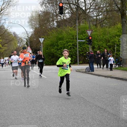 12.04.2026 - 45. Internationalen Wilhelmsburger Insellauf J. Mangold http://msf.ph/oto/9509842 12.04.2026 12:58:47 Ziel 3255, 5174, 5846, 3286, 3623, 4822, 2015, 3926, 3728, 3728, 4023, 2009, 4875, 5276, 3017, 5111, 5124, 5644, 5718, 2082, 4741, 5191, 4287, 5219, 2068, 3246, 4035, 5244, 4128, 4565, 5079, 4395, 4187, 5067, 2069, 4761 meine-sportfotos.de