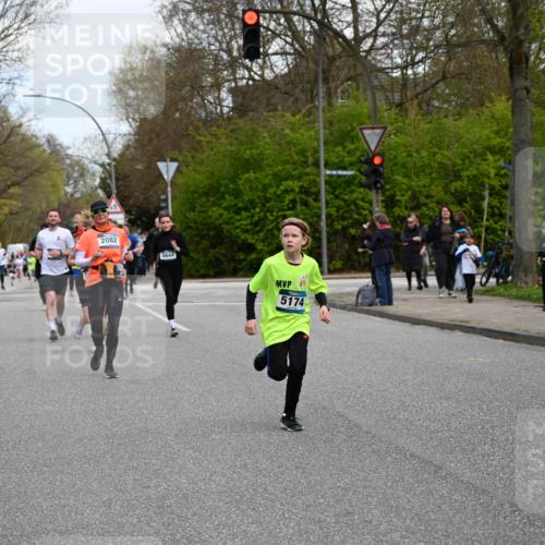 12.04.2026 - 45. Internationalen Wilhelmsburger Insellauf J. Mangold http://msf.ph/oto/9509844 12.04.2026 12:58:47 Ziel 3255, 5174, 5846, 3286, 3623, 4822, 2015, 3926, 3728, 3728, 4023, 2009, 4875, 5276, 3017, 5111, 5124, 5644, 5718, 2082, 4741, 5191, 4287, 5219, 2068, 3246, 4035, 5244, 4128, 4565, 5079, 4395, 4187, 5067, 2069, 4761 meine-sportfotos.de