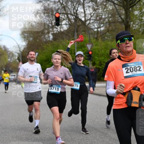 12.04.2026 - 45. Internationalen Wilhelmsburger Insellauf J. Mangold http://msf.ph/oto/9509878 12.04.2026 12:58:51 Ziel 3255, 5174, 5846, 3286, 3623, 4822, 2015, 3926, 3728, 4023, 2009, 4875, 5276, 3017, 5111, 5124, 5644, 5718, 2082, 4741, 5191, 4287, 5219, 2068, 3246, 4035, 5244, 4128, 4565, 5079, 5079, 4395, 4187, 5067, 2069, 4761, 5179, 3192, 5635, 4917, 4171, 4170 meine-sportfotos.de