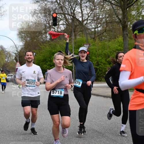 12.04.2026 - 45. Internationalen Wilhelmsburger Insellauf J. Mangold http://msf.ph/oto/9509880 12.04.2026 12:58:51 Ziel 3255, 5174, 5846, 3286, 3623, 4822, 2015, 3926, 3728, 4023, 2009, 4875, 5276, 3017, 5111, 5124, 5644, 5718, 2082, 4741, 5191, 4287, 5219, 2068, 3246, 4035, 5244, 4128, 4565, 5079, 5079, 4395, 4187, 5067, 2069, 4761, 5179, 3192, 5635, 4917, 4171, 4170 meine-sportfotos.de