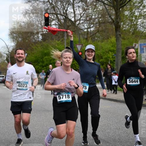 12.04.2026 - 45. Internationalen Wilhelmsburger Insellauf J. Mangold http://msf.ph/oto/9509884 12.04.2026 12:58:52 Ziel 3255, 5174, 5846, 3286, 3623, 4822, 2015, 3926, 3728, 4023, 2009, 4875, 5276, 3017, 3017, 5111, 5124, 5644, 5718, 2082, 4741, 5191, 4287, 5219, 2068, 3246, 4035, 5244, 4128, 4565, 5079, 4395, 4187, 5067, 2069, 4761, 5179, 3192, 5635, 4917, 4171, 4170 meine-sportfotos.de