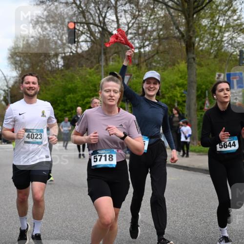 12.04.2026 - 45. Internationalen Wilhelmsburger Insellauf J. Mangold http://msf.ph/oto/9509885 12.04.2026 12:58:52 Ziel 3255, 5174, 5846, 3286, 3623, 4822, 2015, 3926, 3728, 4023, 2009, 4875, 5276, 3017, 3017, 5111, 5124, 5644, 5718, 2082, 4741, 5191, 4287, 5219, 2068, 3246, 4035, 5244, 4128, 4565, 5079, 4395, 4187, 5067, 2069, 4761, 5179, 3192, 5635, 4917, 4171, 4170 meine-sportfotos.de
