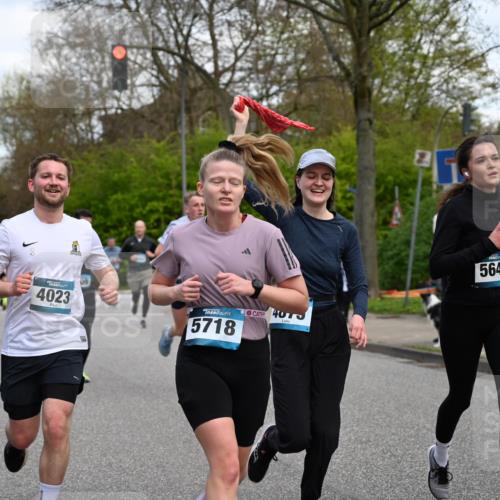12.04.2026 - 45. Internationalen Wilhelmsburger Insellauf J. Mangold http://msf.ph/oto/9509887 12.04.2026 12:58:52 Ziel 3255, 5174, 5846, 3286, 3623, 4822, 2015, 3926, 3728, 4023, 2009, 4875, 5276, 3017, 3017, 5111, 5124, 5644, 5718, 2082, 4741, 5191, 4287, 5219, 2068, 3246, 4035, 5244, 4128, 4565, 5079, 4395, 4187, 5067, 2069, 4761, 5179, 3192, 5635, 4917, 4171, 4170 meine-sportfotos.de