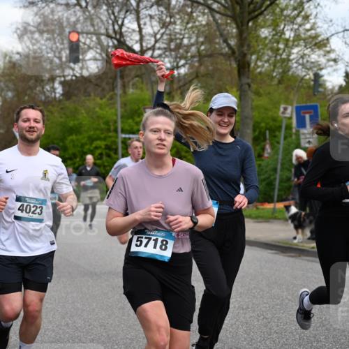 12.04.2026 - 45. Internationalen Wilhelmsburger Insellauf J. Mangold http://msf.ph/oto/9509888 12.04.2026 12:58:52 Ziel 3255, 5174, 5846, 3286, 3623, 4822, 2015, 3926, 3728, 4023, 2009, 4875, 5276, 3017, 3017, 5111, 5124, 5644, 5718, 2082, 4741, 5191, 4287, 5219, 2068, 3246, 4035, 5244, 4128, 4565, 5079, 4395, 4187, 5067, 2069, 4761, 5179, 3192, 5635, 4917, 4171, 4170 meine-sportfotos.de