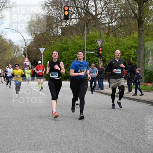 12.04.2026 - 45. Internationalen Wilhelmsburger Insellauf J. Mangold http://msf.ph/oto/9509897 12.04.2026 12:58:56 Ziel 5174, 5846, 3286, 3623, 4822, 2015, 3926, 3728, 4023, 2009, 4875, 5276, 3017, 5111, 5124, 5644, 5718, 2082, 4741, 5191, 4287, 4287, 5219, 2068, 3246, 4035, 5244, 4128, 4565, 5079, 4395, 4187, 5067, 2069, 4761, 5179, 3192, 5635, 4917, 4171, 4170, 5011, 4781 meine-sportfotos.de