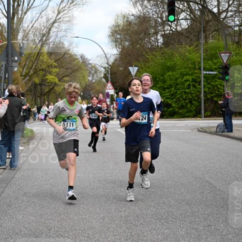 12.04.2026 - 45. Internationalen Wilhelmsburger Insellauf J. Mangold http://msf.ph/oto/9509945 12.04.2026 12:59:02 Ziel 3286, 3623, 4822, 2015, 3926, 3728, 4023, 2009, 4875, 5276, 3017, 5111, 5124, 5644, 5718, 2082, 4741, 5191, 4287, 5219, 2068, 3246, 4035, 5244, 4128, 4565, 4565, 5079, 4395, 4187, 5067, 2069, 4761, 5179, 3192, 5635, 4917, 5635, 4917, 4171, 4170, 5011, 4781, 4872, 4581, 5338, 5339, 2006, 4096, 5081 meine-sportfotos.de
