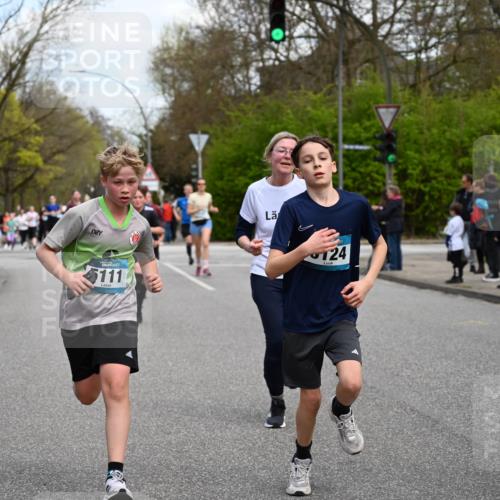 12.04.2026 - 45. Internationalen Wilhelmsburger Insellauf J. Mangold http://msf.ph/oto/9509951 12.04.2026 12:59:03 Ziel 4822, 2015, 3926, 3728, 4023, 2009, 4875, 5276, 3017, 5111, 5124, 5644, 5718, 2082, 4741, 5191, 4287, 5219, 2068, 3246, 4035, 5244, 4128, 4565, 5079, 5079, 4395, 4187, 5067, 2069, 4761, 5179, 3192, 5635, 4917, 4171, 4170, 4171, 4170, 5011, 4781, 4872, 4581, 5338, 5339, 2006, 4096, 5081 meine-sportfotos.de