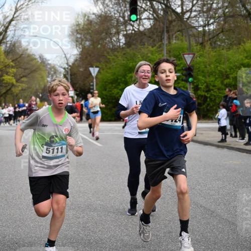 12.04.2026 - 45. Internationalen Wilhelmsburger Insellauf J. Mangold http://msf.ph/oto/9509952 12.04.2026 12:59:03 Ziel 4822, 2015, 3926, 3728, 4023, 2009, 4875, 5276, 3017, 5111, 5124, 5644, 5718, 2082, 4741, 5191, 4287, 5219, 2068, 3246, 4035, 5244, 4128, 4565, 5079, 5079, 4395, 4187, 5067, 2069, 4761, 5179, 3192, 5635, 4917, 4171, 4170, 4171, 4170, 5011, 4781, 4872, 4581, 5338, 5339, 2006, 4096, 5081 meine-sportfotos.de