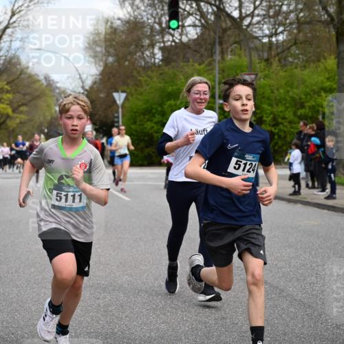 12.04.2026 - 45. Internationalen Wilhelmsburger Insellauf J. Mangold http://msf.ph/oto/9509953 12.04.2026 12:59:03 Ziel 4822, 2015, 3926, 3728, 4023, 2009, 4875, 5276, 3017, 5111, 5124, 5644, 5718, 2082, 4741, 5191, 4287, 5219, 2068, 3246, 4035, 5244, 4128, 4565, 5079, 5079, 4395, 4187, 5067, 2069, 4761, 5179, 3192, 5635, 4917, 4171, 4170, 4171, 4170, 5011, 4781, 4872, 4581, 5338, 5339, 2006, 4096, 5081 meine-sportfotos.de