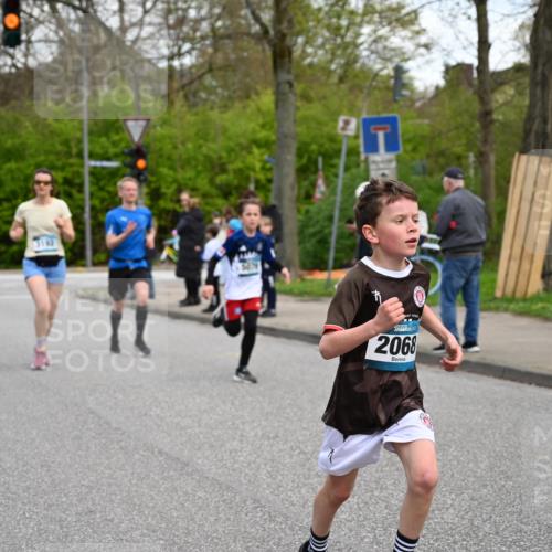 12.04.2026 - 45. Internationalen Wilhelmsburger Insellauf J. Mangold http://msf.ph/oto/9509975 12.04.2026 12:59:07 Ziel 2015, 3926, 3728, 4023, 2009, 4875, 5276, 3017, 5111, 5124, 5644, 5718, 2082, 4741, 5191, 4287, 5219, 2068, 3246, 4035, 5244, 4128, 4565, 5079, 4395, 4187, 4187, 5067, 2069, 4761, 5179, 3192, 5635, 4917, 4171, 4170, 5011, 4781, 4872, 4581, 5338, 5339, 2006, 4096, 5081, 4623, 4620 meine-sportfotos.de
