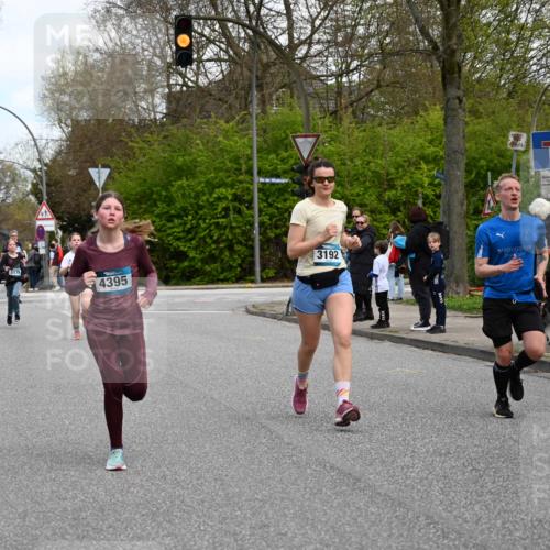 12.04.2026 - 45. Internationalen Wilhelmsburger Insellauf J. Mangold http://msf.ph/oto/9509983 12.04.2026 12:59:08 Ziel 3926, 3728, 4023, 2009, 4875, 5276, 3017, 5111, 5124, 5644, 5718, 2082, 4741, 5191, 4287, 5219, 2068, 3246, 4035, 5244, 4128, 4565, 5079, 4395, 4187, 5067, 2069, 4761, 5179, 3192, 5635, 4917, 4171, 4170, 5011, 4781, 4781, 4872, 4581, 5338, 5339, 2006, 4096, 5081, 4623, 4620 meine-sportfotos.de