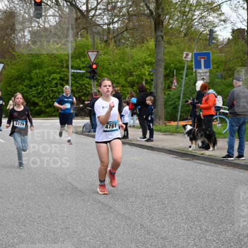 12.04.2026 - 45. Internationalen Wilhelmsburger Insellauf J. Mangold http://msf.ph/oto/9509996 12.04.2026 12:59:12 Ziel 3728, 4023, 2009, 4875, 5276, 3017, 5111, 5124, 5644, 5718, 2082, 4741, 5191, 4287, 5219, 2068, 3246, 4035, 5244, 4128, 4565, 5079, 4395, 4187, 5067, 2069, 4761, 5179, 3192, 5635, 4917, 4171, 4170, 5011, 4781, 4872, 4581, 5338, 5339, 2006, 4096, 5081, 4623, 4620, 3999, 5183, 5863 meine-sportfotos.de