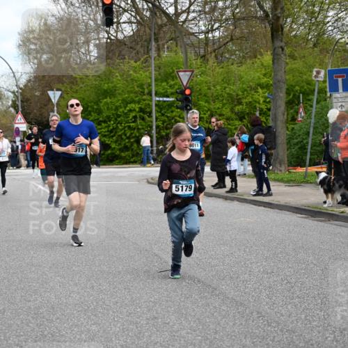 12.04.2026 - 45. Internationalen Wilhelmsburger Insellauf J. Mangold http://msf.ph/oto/9510006 12.04.2026 12:59:14 Ziel 5276, 3017, 5111, 5124, 5644, 5718, 2082, 4741, 5191, 4287, 5219, 2068, 3246, 4035, 5244, 4128, 4565, 5079, 4395, 4187, 5067, 2069, 4761, 5179, 3192, 5635, 4917, 5635, 4917, 4171, 4170, 5011, 4781, 4872, 4581, 5338, 5339, 2006, 4096, 5081, 2006, 4096, 5081, 4623, 4620, 3999, 5183, 5863, 5550, 5074 meine-sportfotos.de