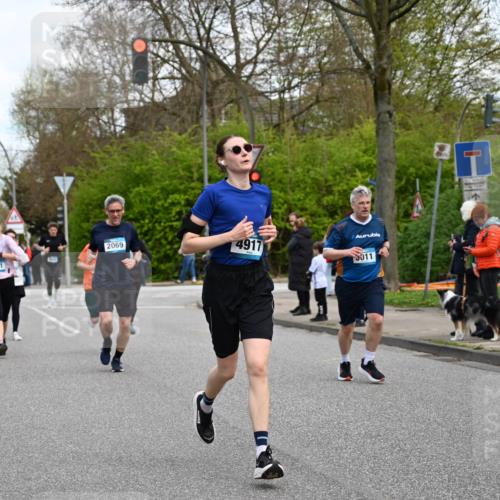 12.04.2026 - 45. Internationalen Wilhelmsburger Insellauf J. Mangold http://msf.ph/oto/9510015 12.04.2026 12:59:15 Ziel 5276, 3017, 5111, 5124, 5644, 5718, 2082, 4741, 5191, 4287, 5219, 2068, 3246, 4035, 5244, 4128, 4565, 5079, 4395, 4187, 5067, 2069, 4761, 5179, 3192, 5635, 4917, 4171, 4170, 4171, 4170, 5011, 4781, 4872, 4581, 5338, 5339, 2006, 4096, 5081, 4623, 4620, 3999, 5183, 5863, 5550, 5074, 5467 meine-sportfotos.de