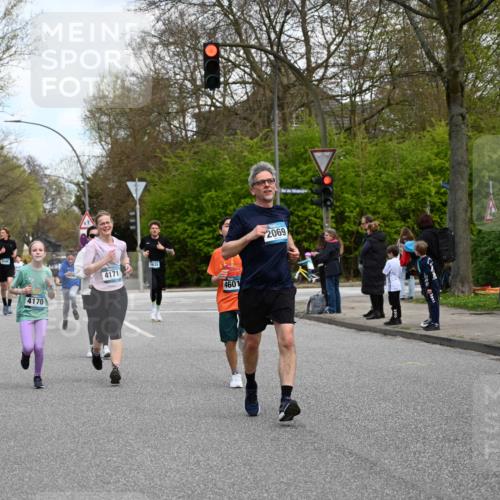 12.04.2026 - 45. Internationalen Wilhelmsburger Insellauf J. Mangold http://msf.ph/oto/9510022 12.04.2026 12:59:16 Ziel 3017, 5111, 5124, 5644, 5718, 2082, 4741, 5191, 4287, 5219, 2068, 3246, 4035, 5244, 4128, 4565, 5079, 4395, 4187, 5067, 2069, 4761, 5179, 3192, 5635, 4917, 4171, 4170, 5011, 4781, 4872, 4581, 5338, 5339, 2006, 4096, 5081, 4623, 4620, 3999, 5183, 5863, 5550, 5074, 5467 meine-sportfotos.de