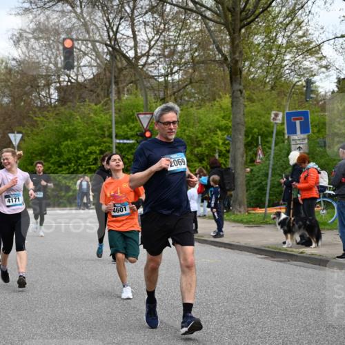 12.04.2026 - 45. Internationalen Wilhelmsburger Insellauf J. Mangold http://msf.ph/oto/9510030 12.04.2026 12:59:17 Ziel 3017, 5111, 5124, 5644, 5718, 2082, 4741, 5191, 4287, 5219, 2068, 3246, 4035, 5244, 4128, 4565, 5079, 4395, 4187, 5067, 2069, 4761, 5179, 3192, 5635, 4917, 4171, 4170, 5011, 4781, 4872, 4581, 5338, 5339, 2006, 4096, 5081, 4623, 4623, 4620, 3999, 5183, 5863, 5550, 5074, 5467, 3972 meine-sportfotos.de