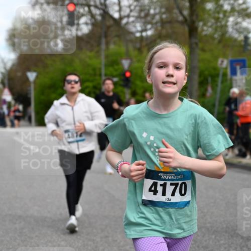 12.04.2026 - 45. Internationalen Wilhelmsburger Insellauf J. Mangold http://msf.ph/oto/9510053 12.04.2026 12:59:20 Ziel 5718, 2082, 4741, 5191, 4287, 5219, 2068, 3246, 4035, 5244, 4128, 4565, 5079, 4395, 4187, 5067, 2069, 4761, 5179, 3192, 5635, 4917, 4171, 4170, 5011, 4781, 4781, 4872, 4581, 5338, 5339, 2006, 4096, 5081, 4623, 4620, 3999, 5183, 5863, 5550, 5074, 5467, 3972, 2984, 2063 meine-sportfotos.de
