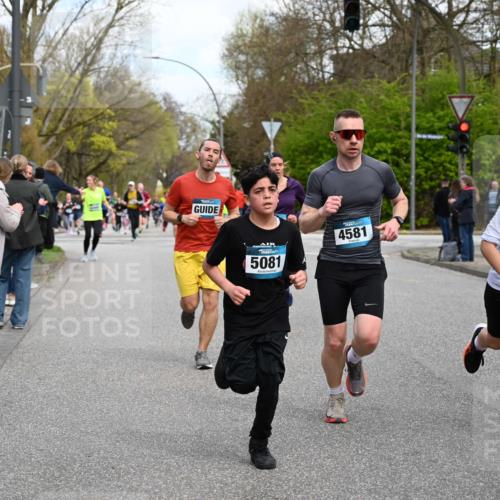 12.04.2026 - 45. Internationalen Wilhelmsburger Insellauf J. Mangold http://msf.ph/oto/9510093 12.04.2026 12:59:29 Ziel 4395, 4187, 5067, 2069, 4761, 5179, 3192, 5635, 4917, 4171, 4170, 5011, 4781, 4872, 4581, 5338, 5339, 2006, 4096, 5081, 4623, 4623, 4620, 3999, 5183, 5863, 5550, 5074, 5467, 3972, 3972, 2984, 2063, 2735, 5657, 4782, 2117, 2683, 4983, 3403, 4530, 5107, 5120, 2291, 5104, 5670, 5145, 5669 meine-sportfotos.de