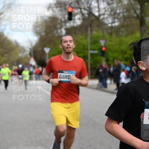 12.04.2026 - 45. Internationalen Wilhelmsburger Insellauf J. Mangold http://msf.ph/oto/9510102 12.04.2026 12:59:30 Ziel 4395, 4187, 5067, 2069, 4761, 5179, 3192, 5635, 4917, 4171, 4170, 5011, 4781, 4872, 4581, 5338, 5339, 2006, 4096, 5081, 4623, 4620, 4620, 3999, 5183, 5863, 5550, 5074, 5467, 3972, 2984, 2984, 2063, 2735, 5657, 4782, 2117, 2683, 4983, 3403, 4530, 5107, 5120, 2291, 5104, 5670, 5145, 5669 meine-sportfotos.de